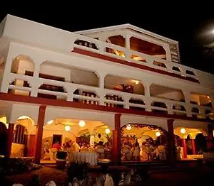 https://coral-cove-resort-spa.comcaribbean.com