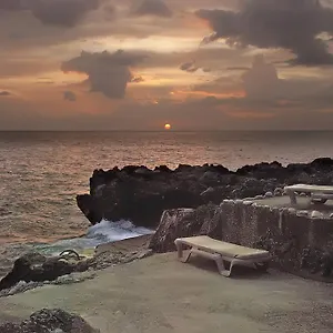 https://sunset-on-the-cliffs.comcaribbean.com
